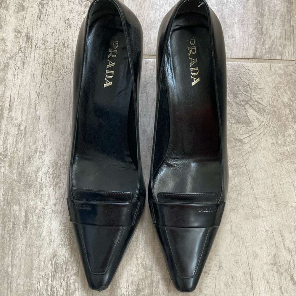 Prada Black Leather Heels Sleek Design